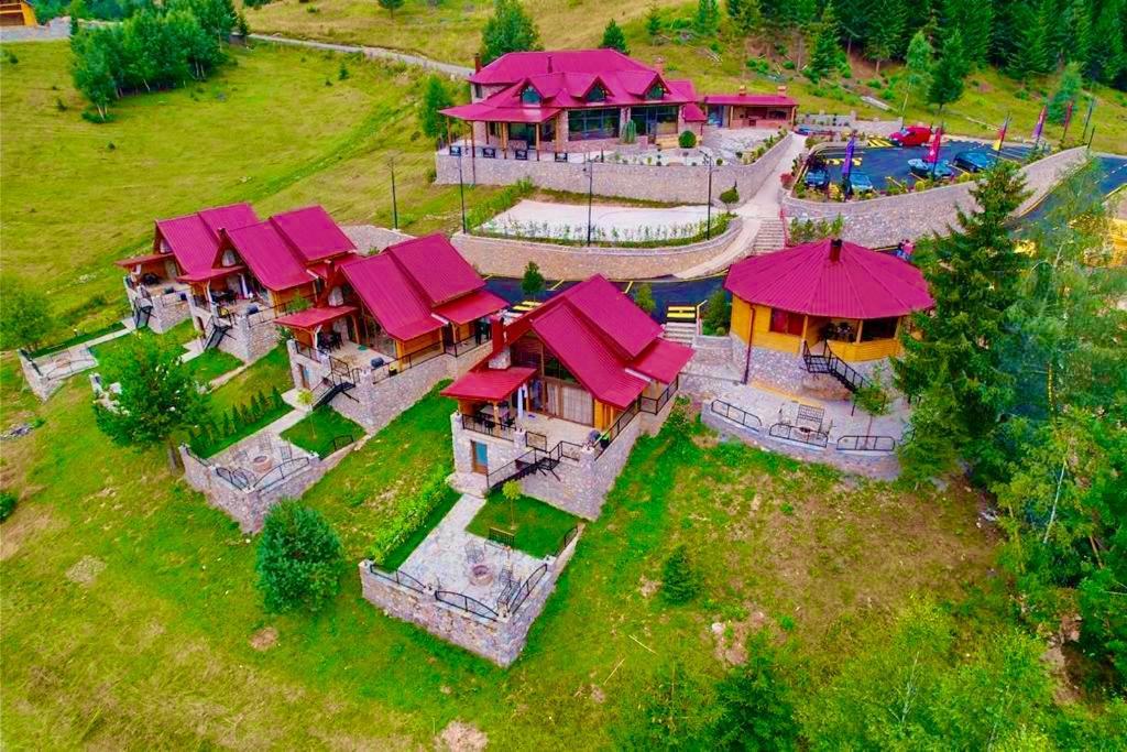 Malesia Eko Resort Peje Exteriér fotografie